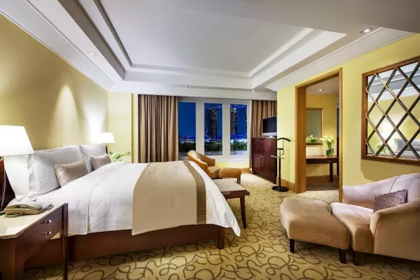Palladian-Suite-Bedroom-The-Fullerton-Hotel-Singapore.jpg