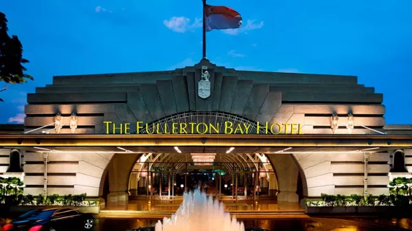 the-fullerton-bay-hotel-singapore-exterior-night.jpg