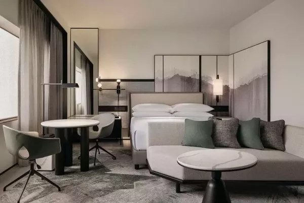 Premium King Suite 1.jpg