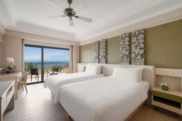 DELUXE SEA VIEW ROOM TWN.jpg