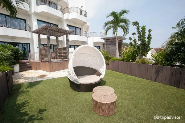 deluxe-sea-view-suite--v5949301 (1).jpg