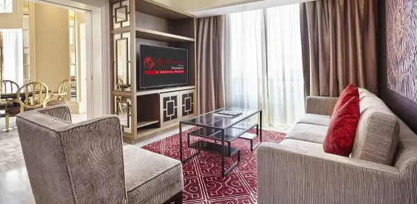 presidential suite living room 1.jpg