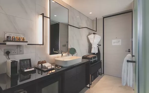 The-Outpost-Hotel_Deluxe-Room BATH.jpg