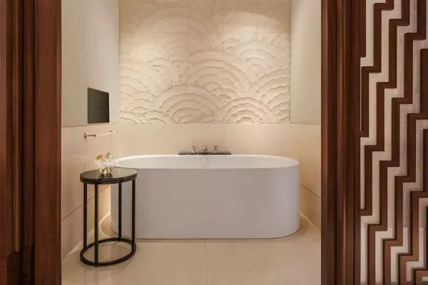 executive-suite bath.jpg