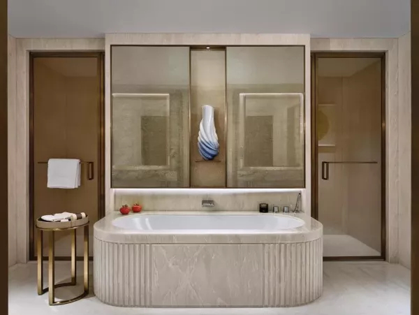 SANDS PREMIER SUITE BATHROOM MBS.jpg