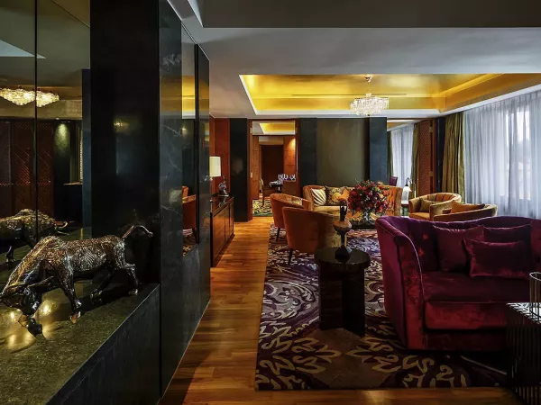 IMPERIAL SUITE SOFITEL 1.jpg