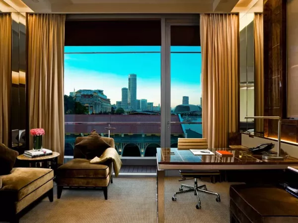 PREMIER ROOM FULLERTON BAY.jpeg