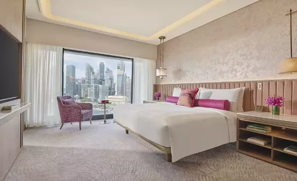 PREMIER MARINA BAY SUITE BEDROOM MO 1.jpg