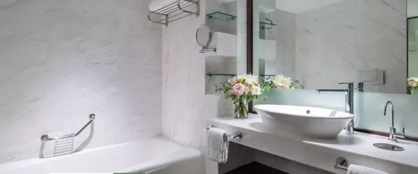 Marina bay room BATHROOM PRCMB.jpg