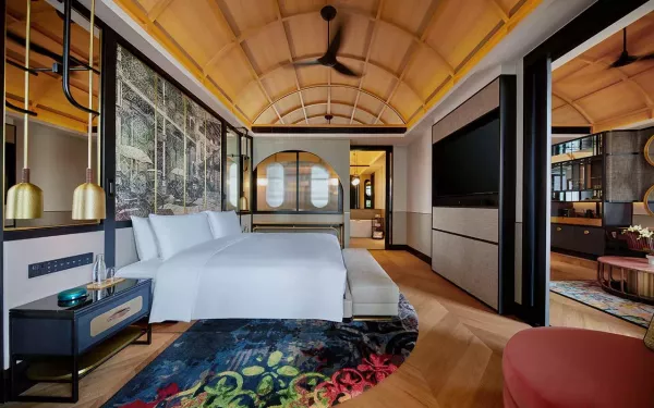AZSIN_Artyzen-Singapore-Terrace-Suite-Bedroom.jpg
