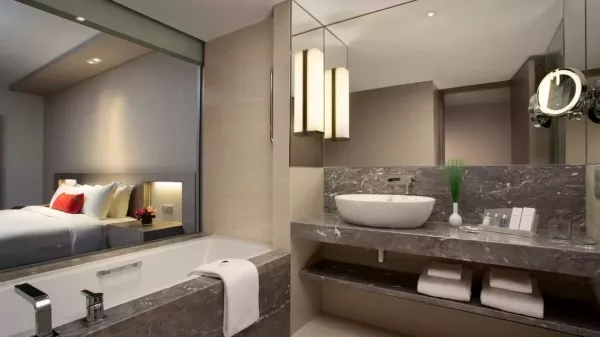 2-executive-room-bathroom_CARLTON.jpg