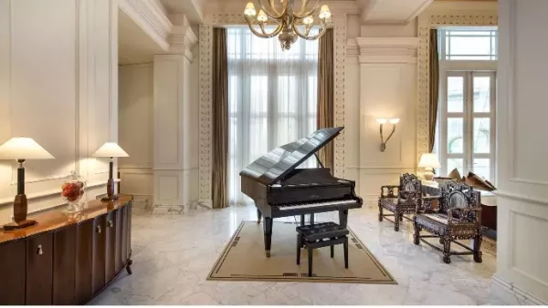 PRESIDENTIAL SUITE LIVING ROOM.jpg