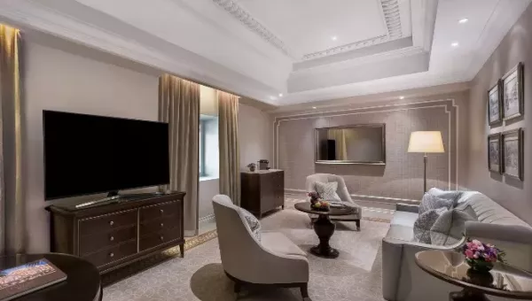 PREMIER COLLYER SUITE 1.jpg