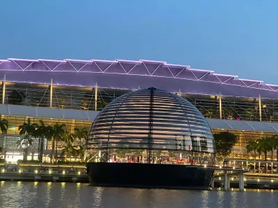 apple-marina-bay-sands.jpg